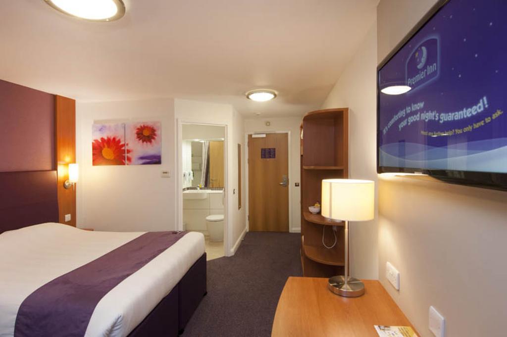 Premier Inn Manchester Bury Kültér fotó